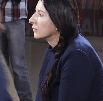 Marina Abramović – Retrospektive (MoMA, 2010)
